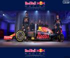 Red Bull Racing 2016 σχηματίζεται από Daniel Ricciardo, Δανιήλ Kvyat και το νέο RB12
